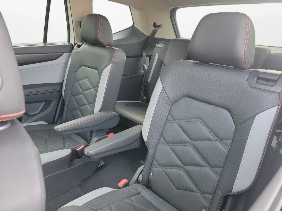 2026 Volkswagen Atlas Peak Edition