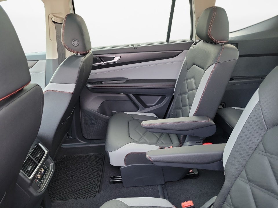 2026 Volkswagen Atlas Peak Edition