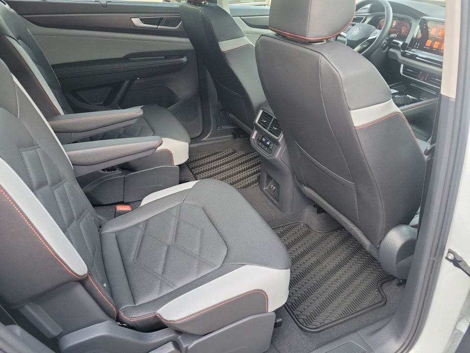 2026 Volkswagen Atlas Peak Edition