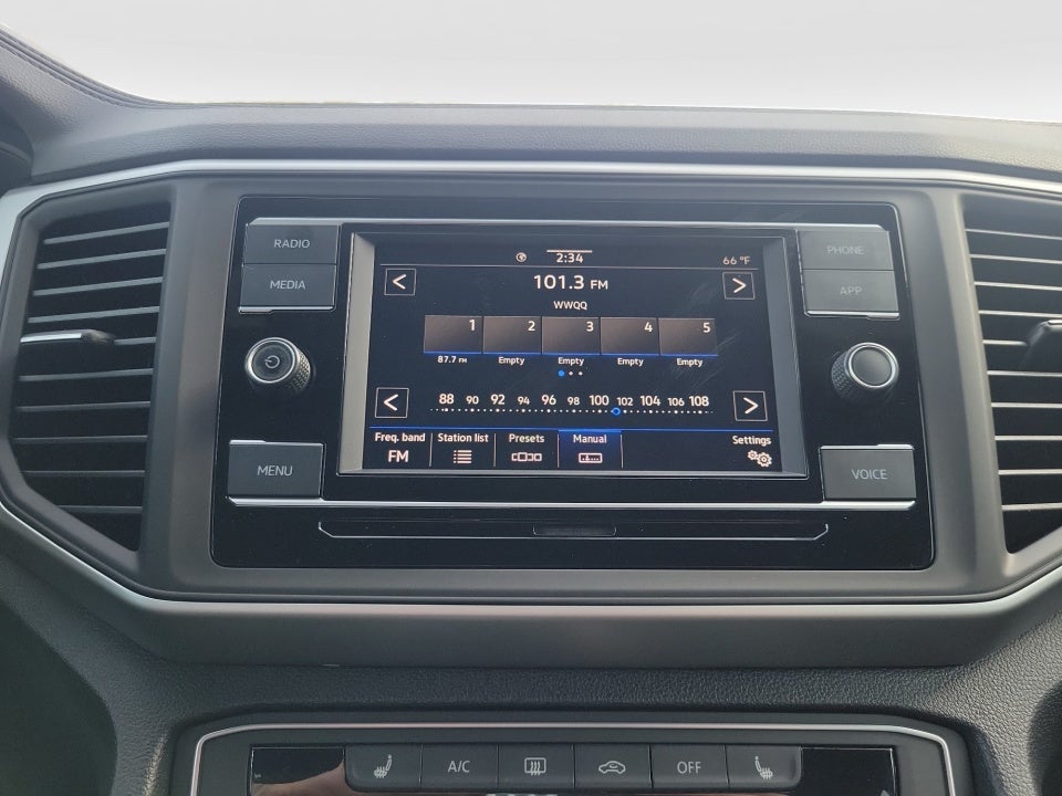 2022 Volkswagen Atlas Cross Sport 2.0T SE