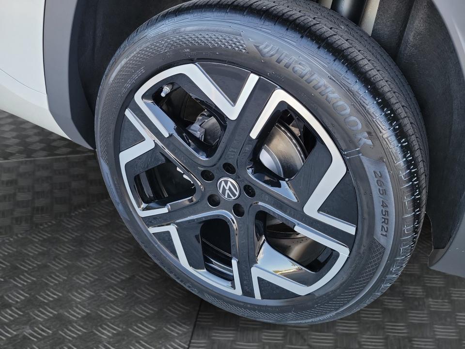 2027 Volkswagen Atlas SEL Premium R-Line