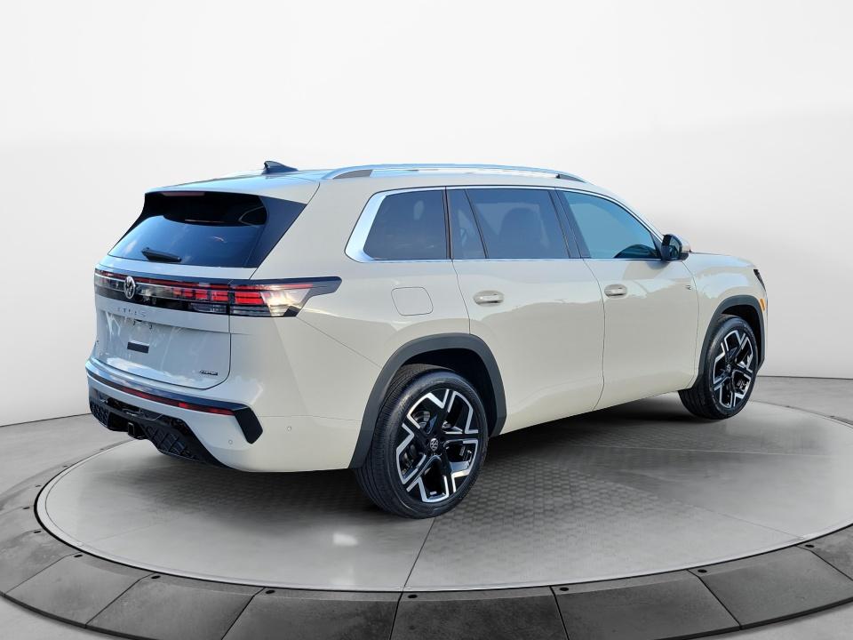 2027 Volkswagen Atlas SEL Premium R-Line