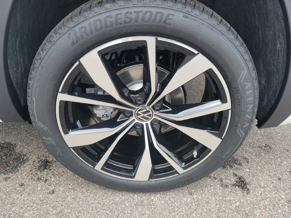 2026 Volkswagen Atlas SEL Premium R-Line