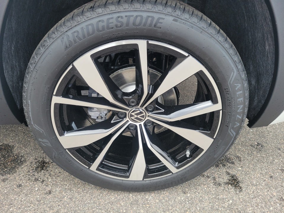 2026 Volkswagen Atlas SEL Premium R-Line