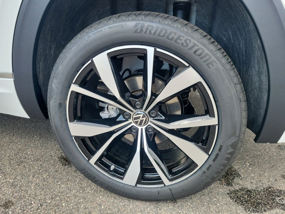 2026 Volkswagen Atlas SEL Premium R-Line