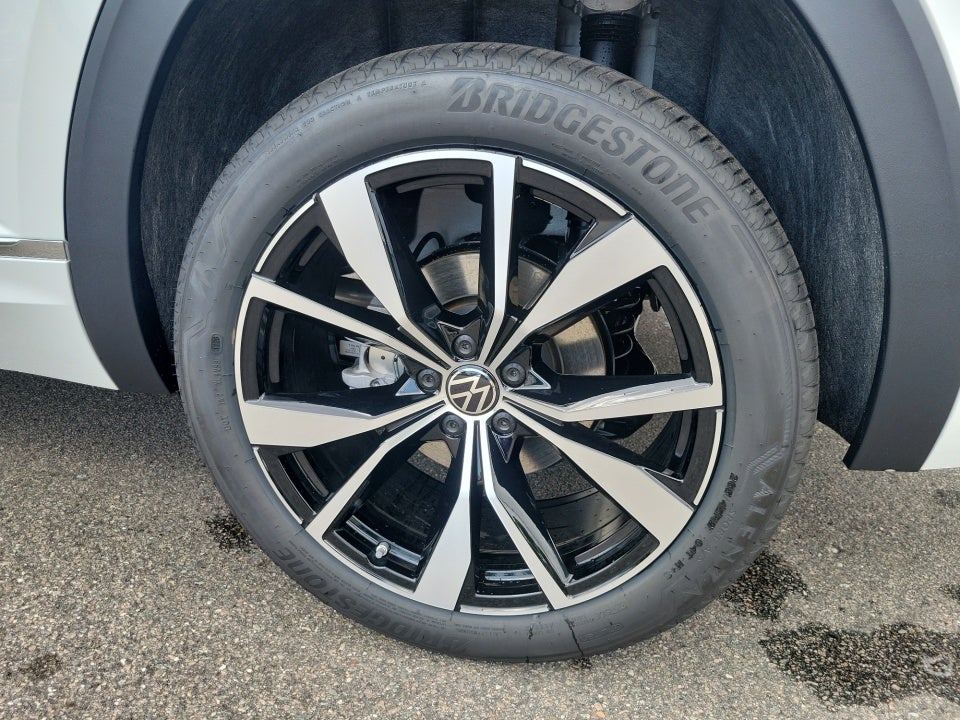 2026 Volkswagen Atlas SEL Premium R-Line