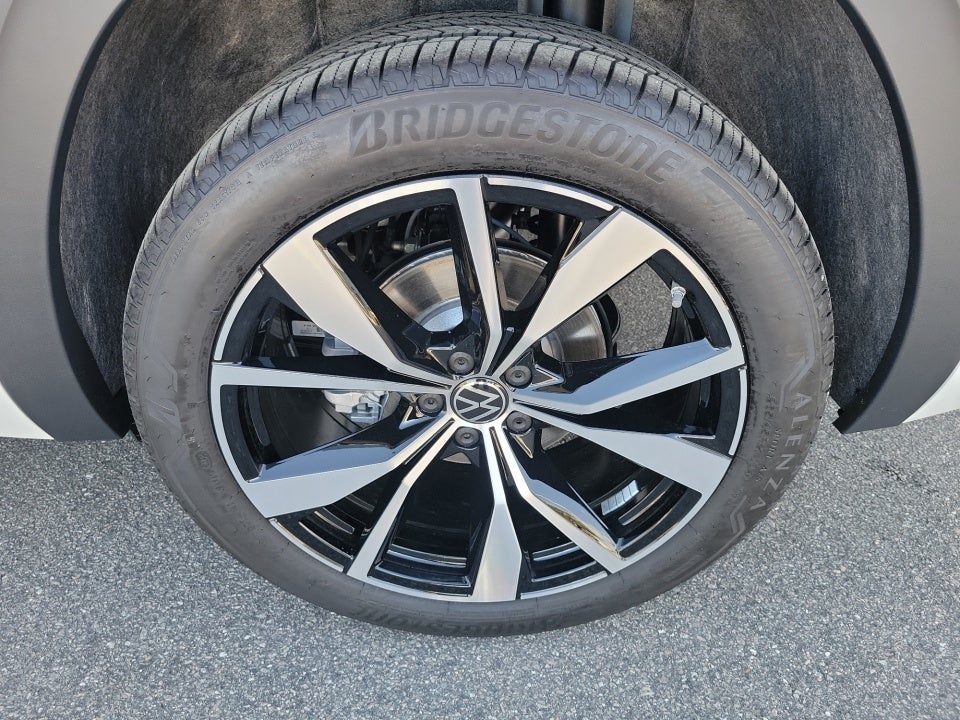 2026 Volkswagen Atlas SEL Premium R-Line