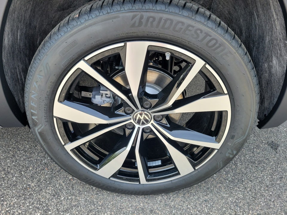 2026 Volkswagen Atlas SEL Premium R-Line