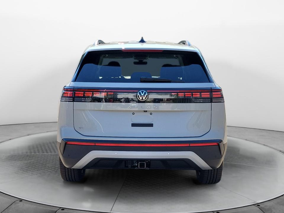 2027 Volkswagen Atlas SE w/Technology