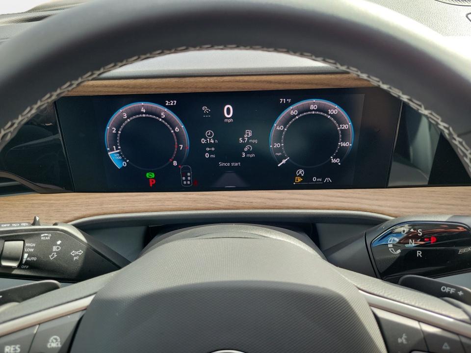 2027 Volkswagen Atlas SE w/Technology