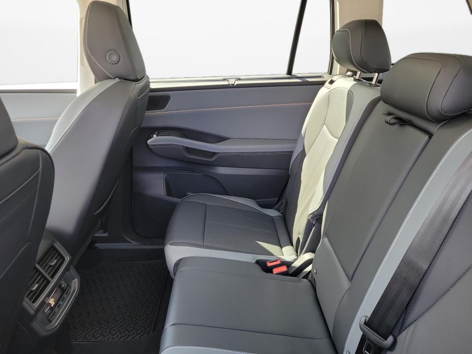 2027 Volkswagen Atlas SE w/Technology