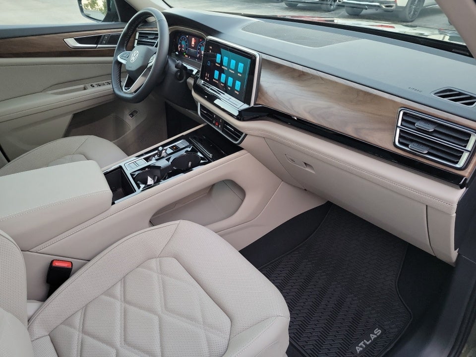 2026 Volkswagen Atlas SE with Technology