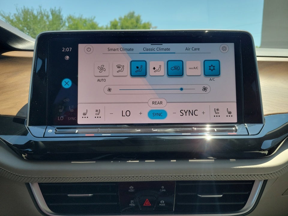 2026 Volkswagen Atlas SE with Technology
