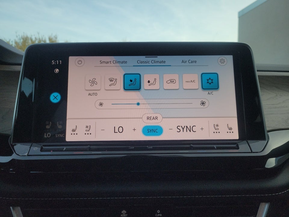 2026 Volkswagen Atlas SE with Technology