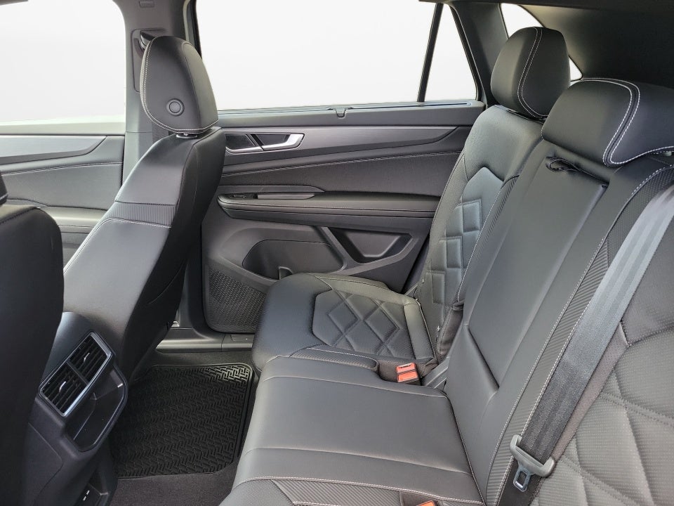 2026 Volkswagen Atlas Cross Sport SE with Technology