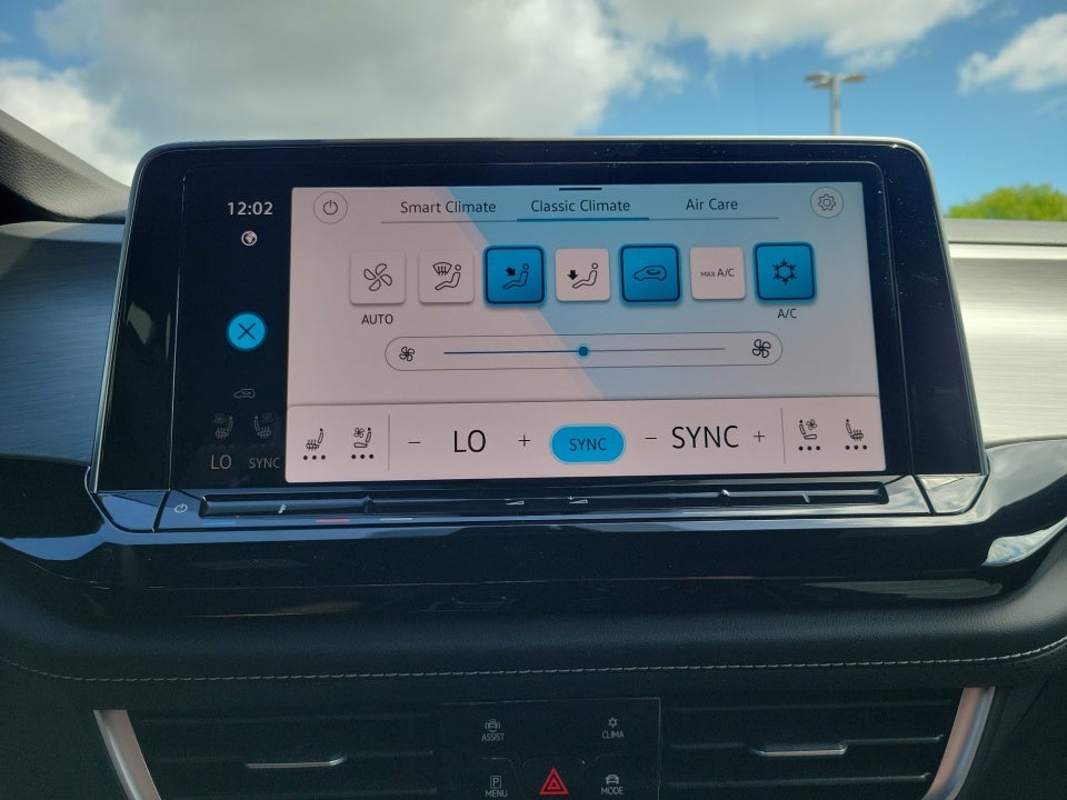 2026 Volkswagen Atlas Cross Sport SE with Technology