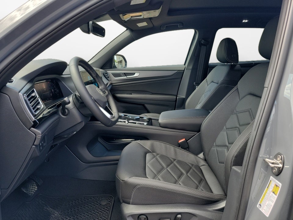 2026 Volkswagen Atlas Cross Sport SE with Technology