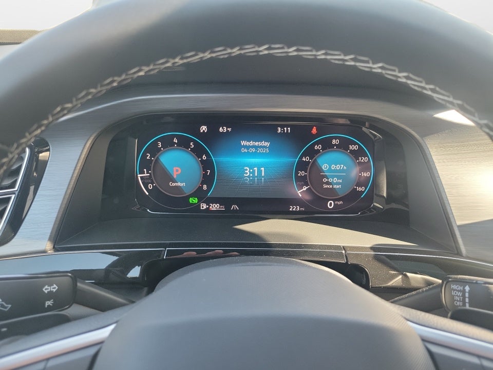 2025 Volkswagen Atlas Cross Sport 2.0T SE w/Technology