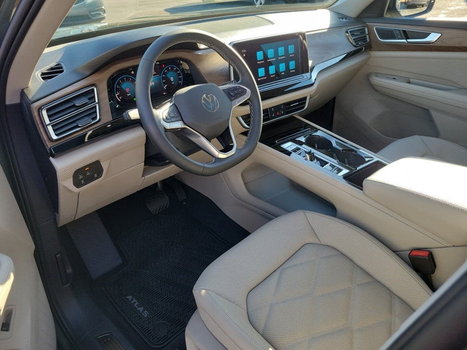 2026 Volkswagen Atlas SE with Technology