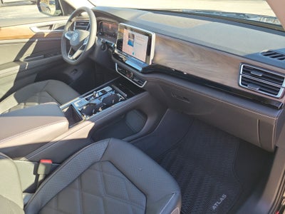 2026 Volkswagen Atlas SE with Technology