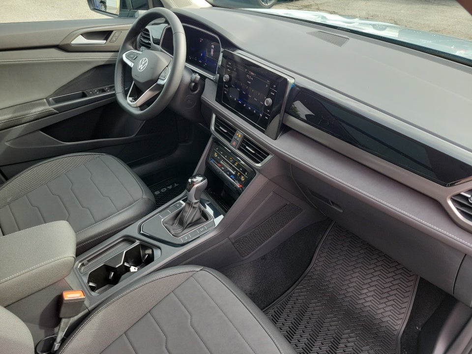 2026 Volkswagen Taos SE Black