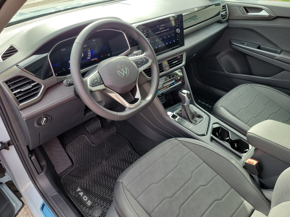 2026 Volkswagen Taos SE Black