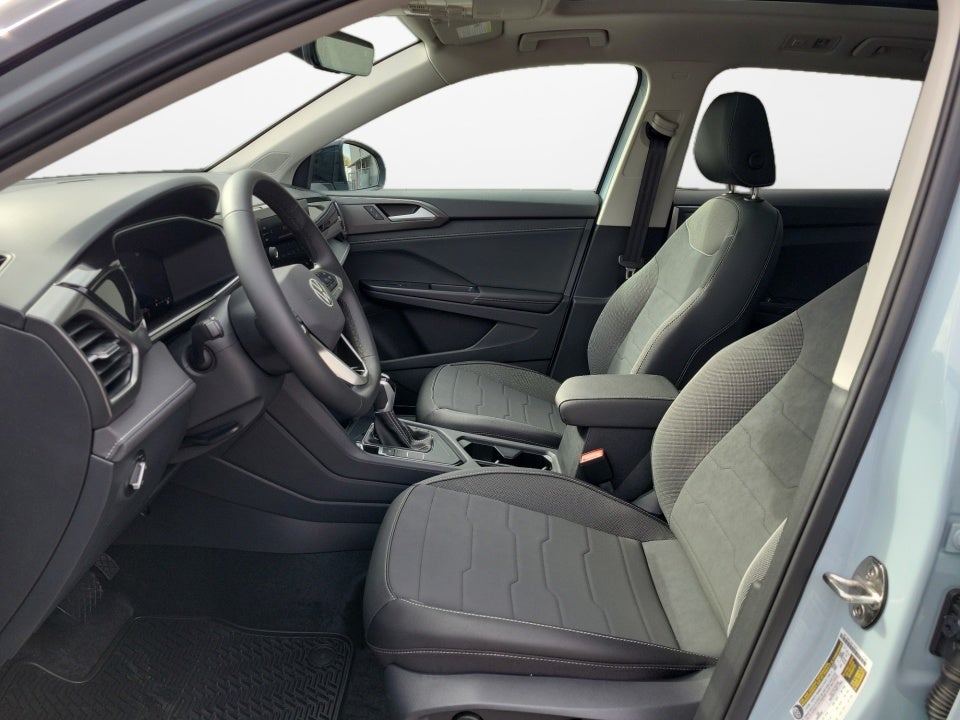 2026 Volkswagen Taos SE Black