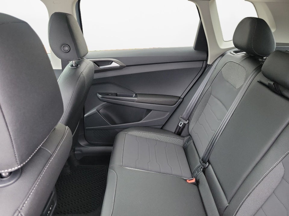 2026 Volkswagen Taos SE Black