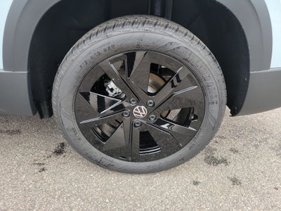 2026 Volkswagen Taos SE Black