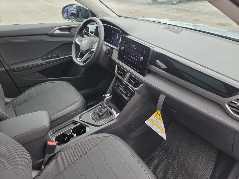 2026 Volkswagen Taos SE Black