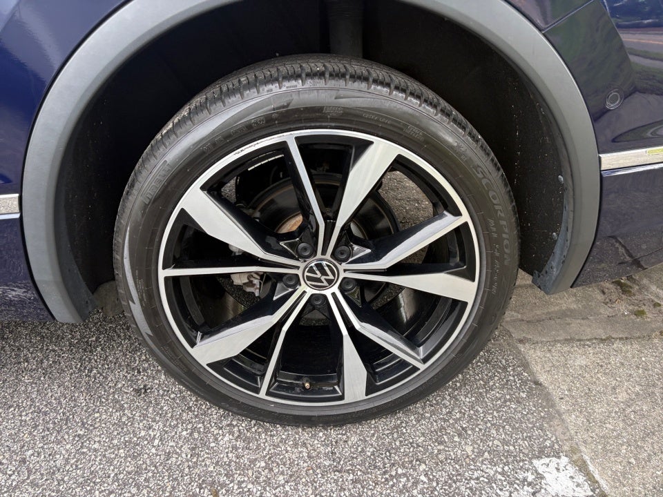 2022 Volkswagen Tiguan SEL R-Line