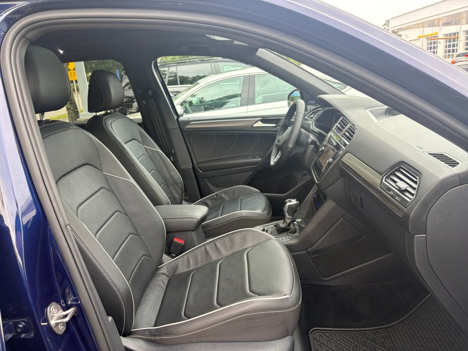 2022 Volkswagen Tiguan SEL R-Line