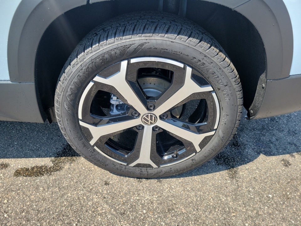 2026 Volkswagen Taos SEL