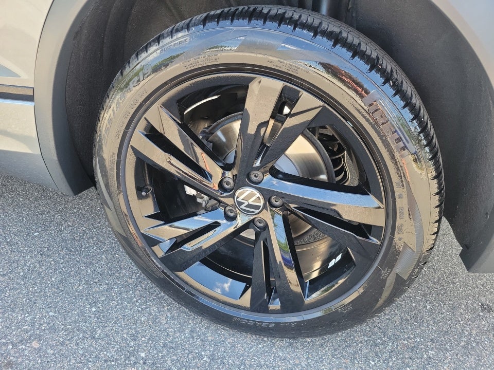 2024 Volkswagen Tiguan SE R-Line Black