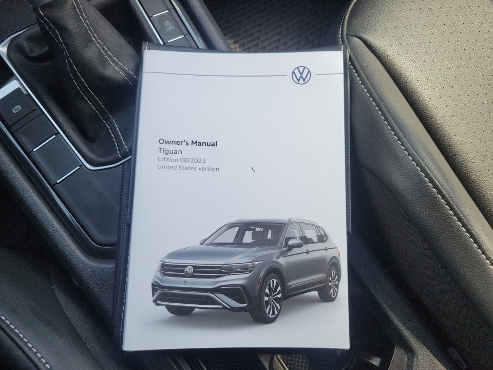 2024 Volkswagen Tiguan SE R-Line Black