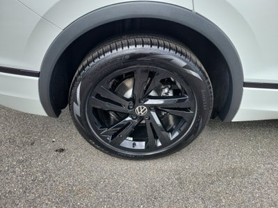 2024 Volkswagen Tiguan SE R-Line Black
