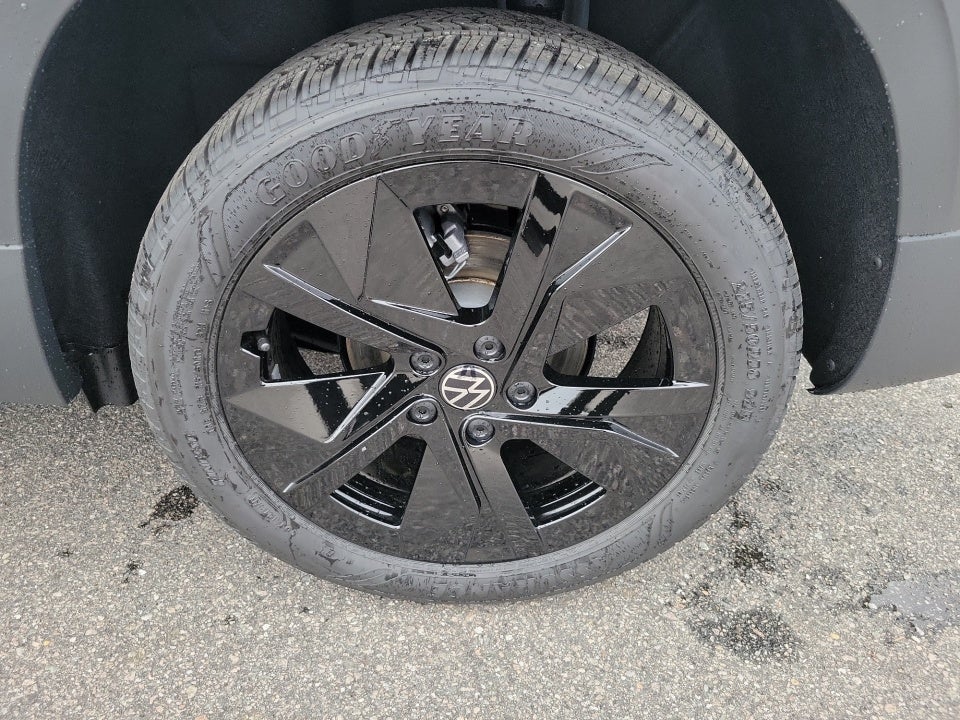 2026 Volkswagen Taos SE