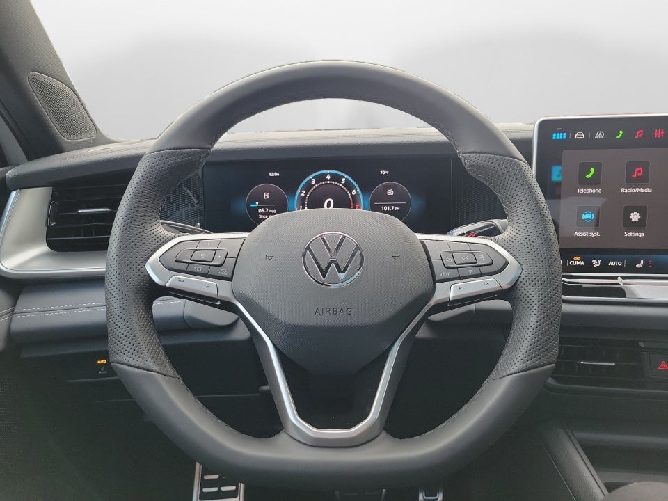 2026 Volkswagen Tiguan SE R-Line Black