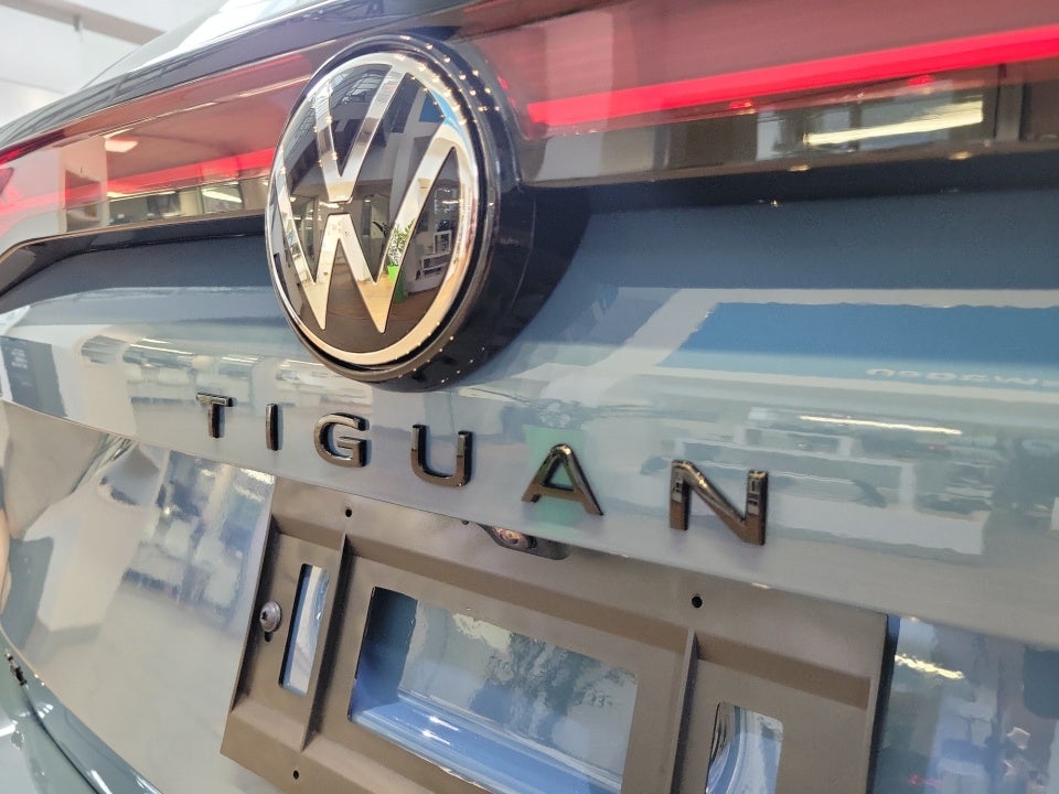 2026 Volkswagen Tiguan SE R-Line Black