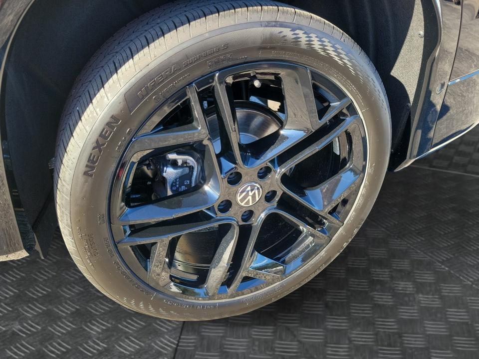 2027 Volkswagen Tiguan SE R-Line Black