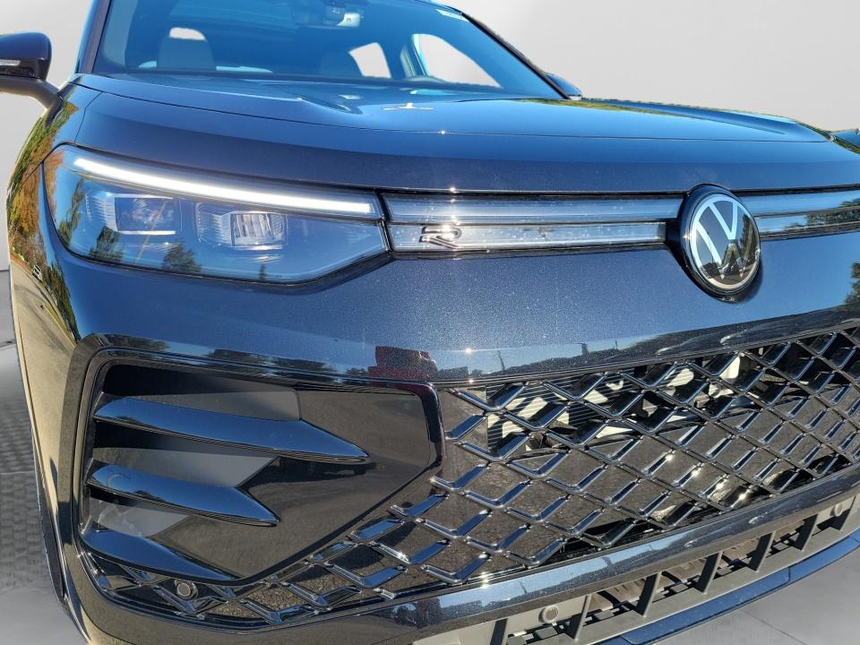 2027 Volkswagen Tiguan SE R-Line Black