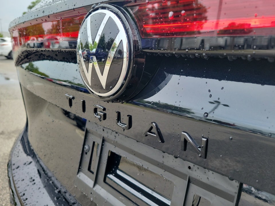 2026 Volkswagen Tiguan SE R-Line Black