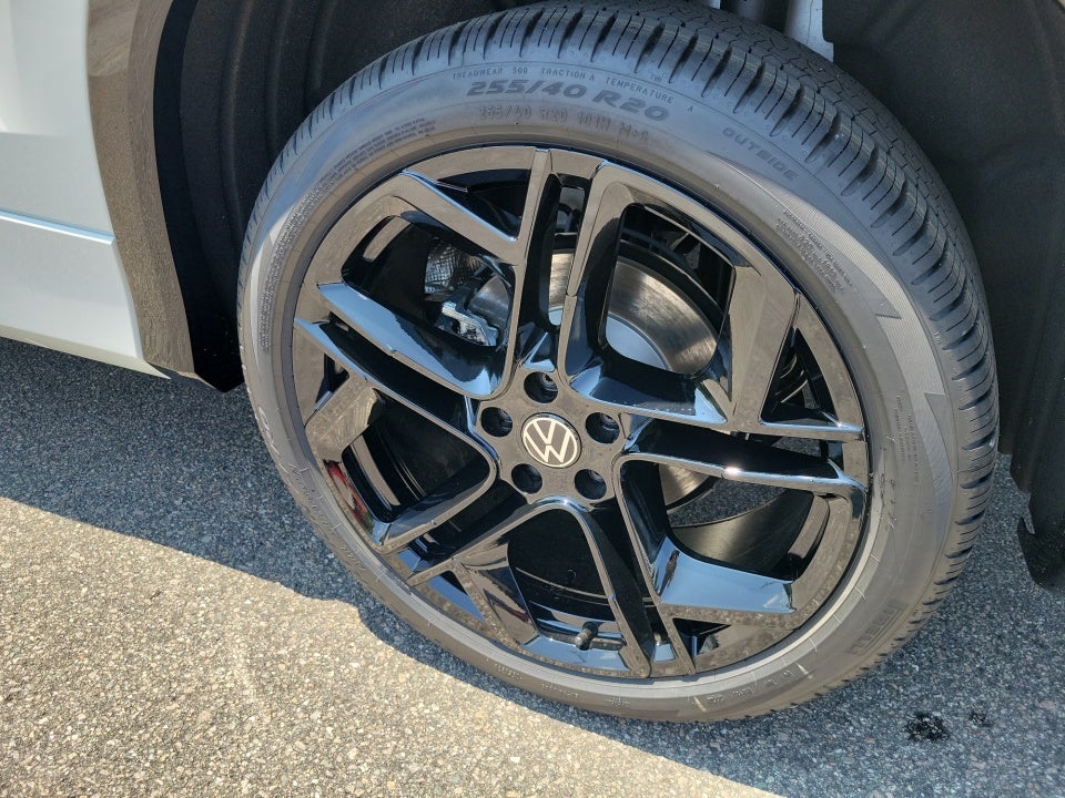 2026 Volkswagen Tiguan SE R-Line Black