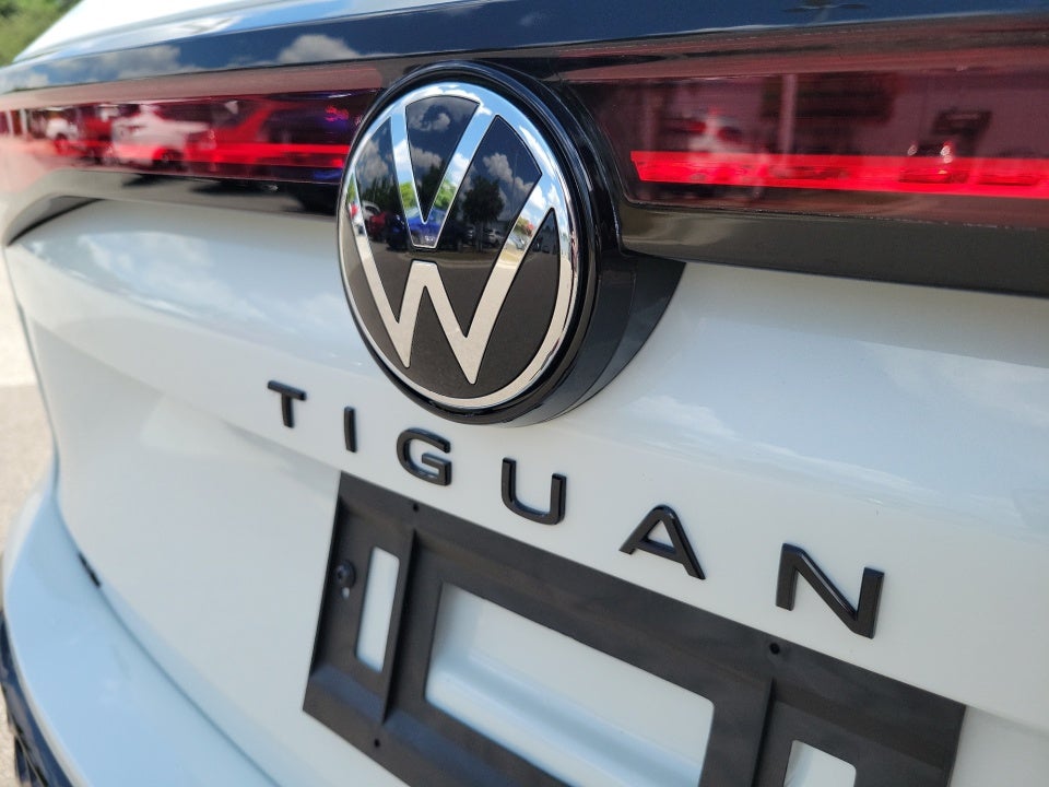 2026 Volkswagen Tiguan SE R-Line Black