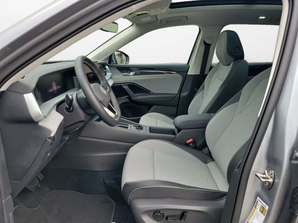 2025 Volkswagen Tiguan 2.0T SE