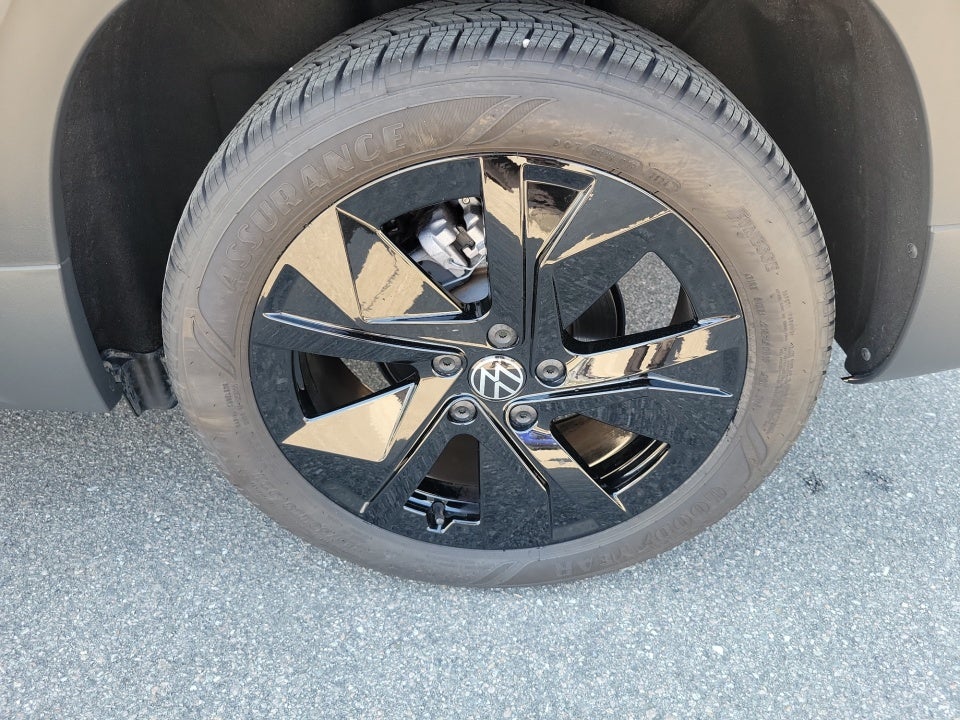 2025 Volkswagen Taos 1.5T SE