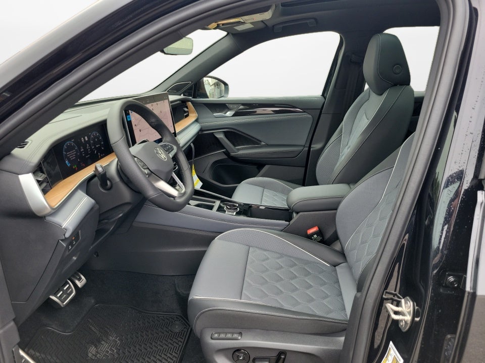 2026 Volkswagen Tiguan SEL R-Line Turbo