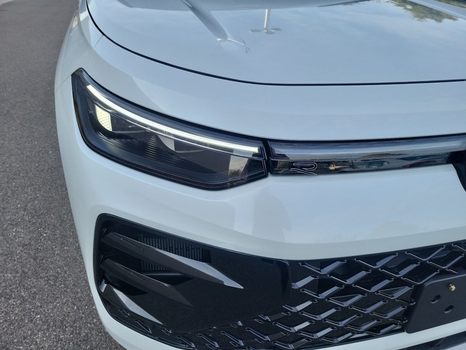 2026 Volkswagen Tiguan SEL R-Line Turbo