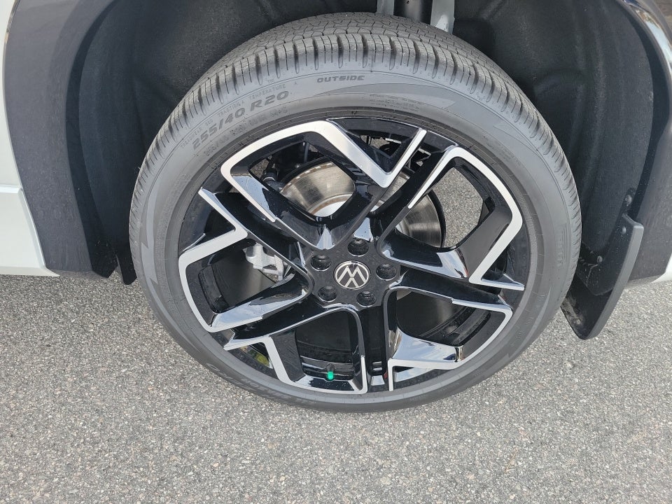 2026 Volkswagen Tiguan SEL R-Line Turbo