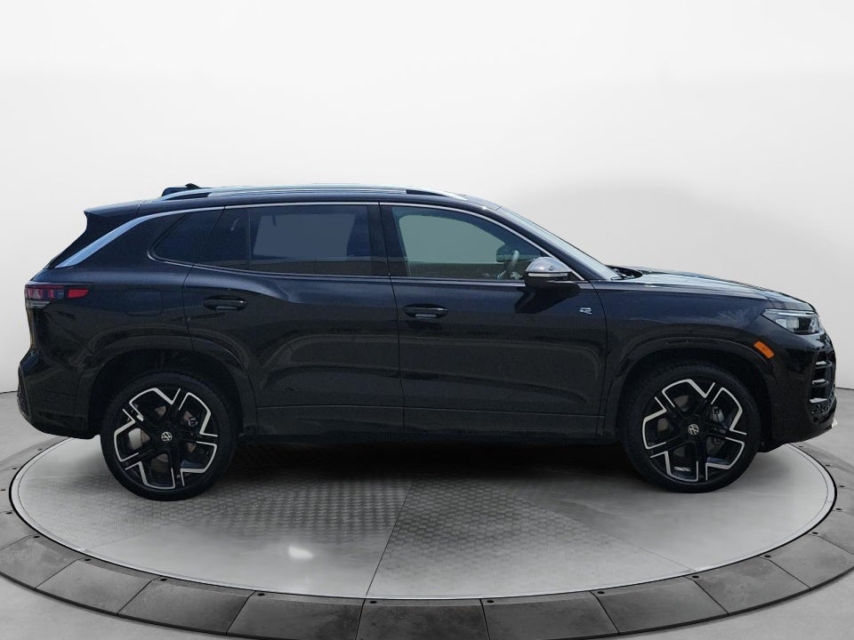 2026 Volkswagen Tiguan SEL R-Line Turbo